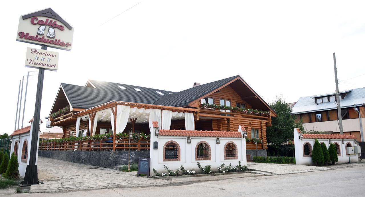 Domeniul Haiducilor Bucovina Suceava Exterior foto